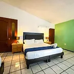 Alojamiento Para 5 Con Alberca Casa Montes